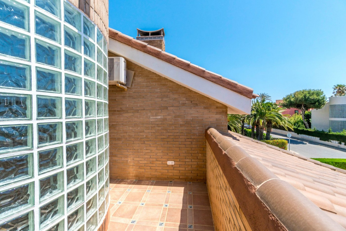5 Bed Townhouse for sale in La Veleta Costa Blanca, Alicante, Spain