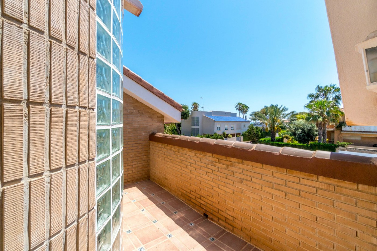 5 Bed Townhouse for sale in La Veleta Costa Blanca, Alicante, Spain