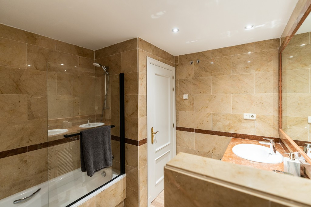 3 Bed Apartment for sale in Elviria Costa Del Sol, Málaga, Spain