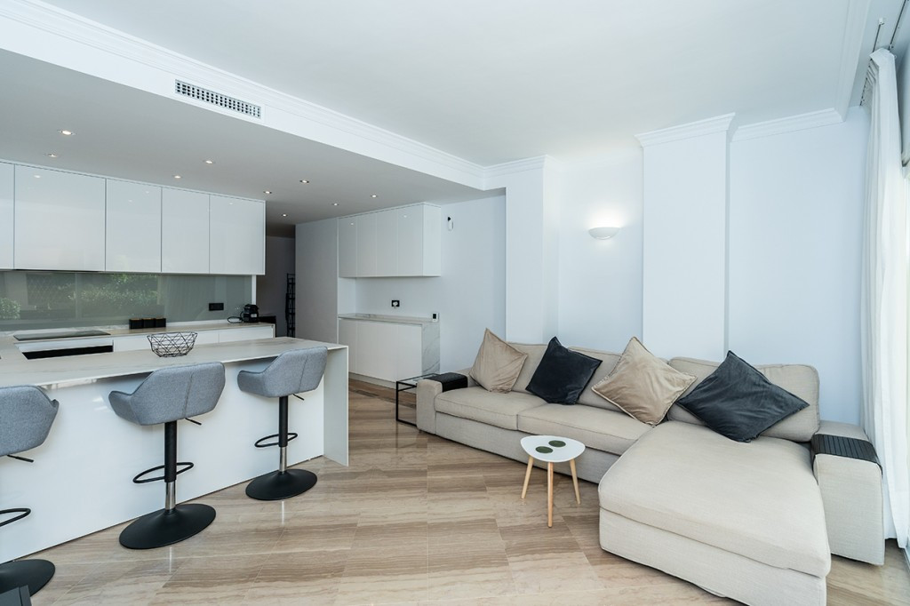 3 Bed Apartment for sale in Elviria Costa Del Sol, Málaga, Spain