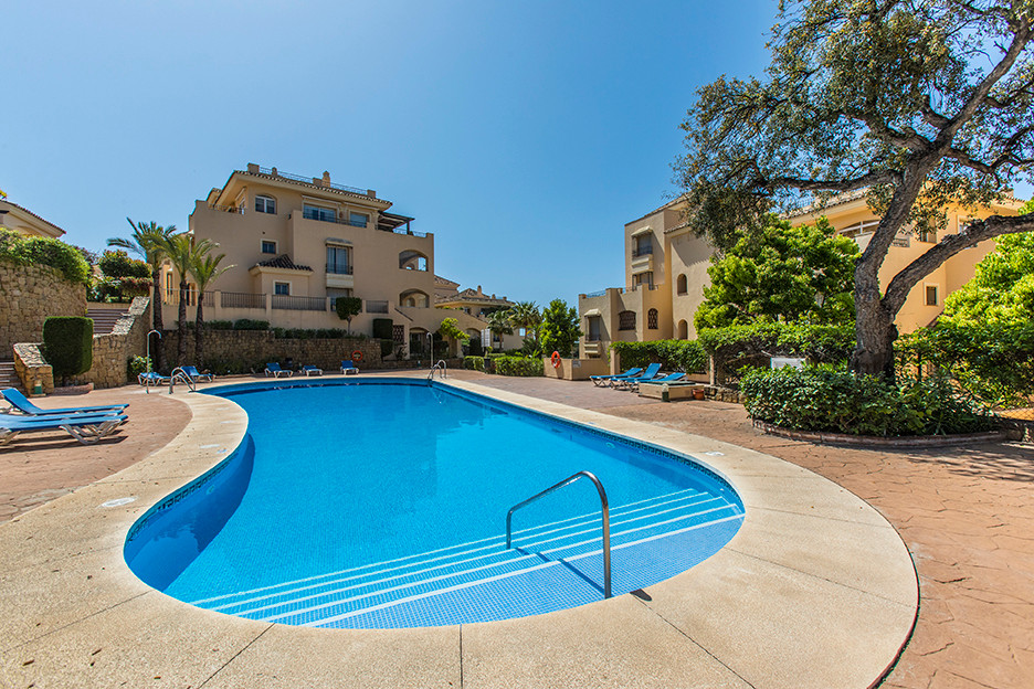 3 Bed Apartment for sale in Elviria Costa Del Sol, Málaga, Spain