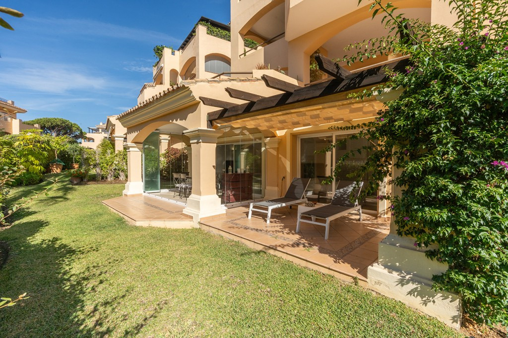 3 Bed Apartment for sale in Elviria Costa Del Sol, Málaga, Spain