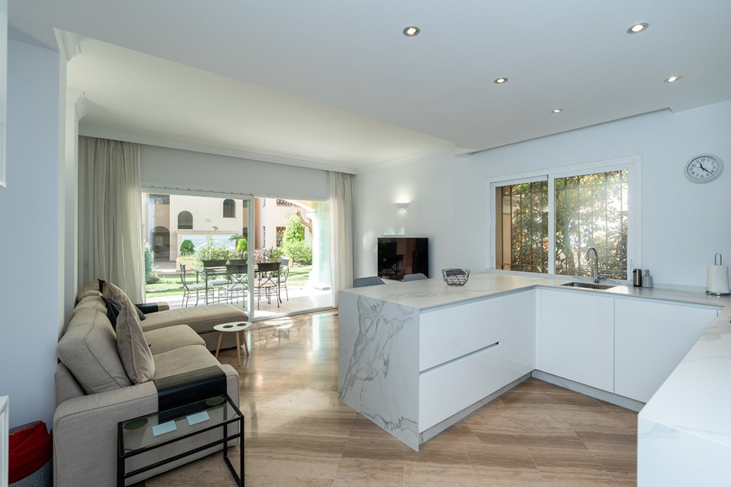 3 Bed Apartment for sale in Elviria Costa Del Sol, Málaga, Spain