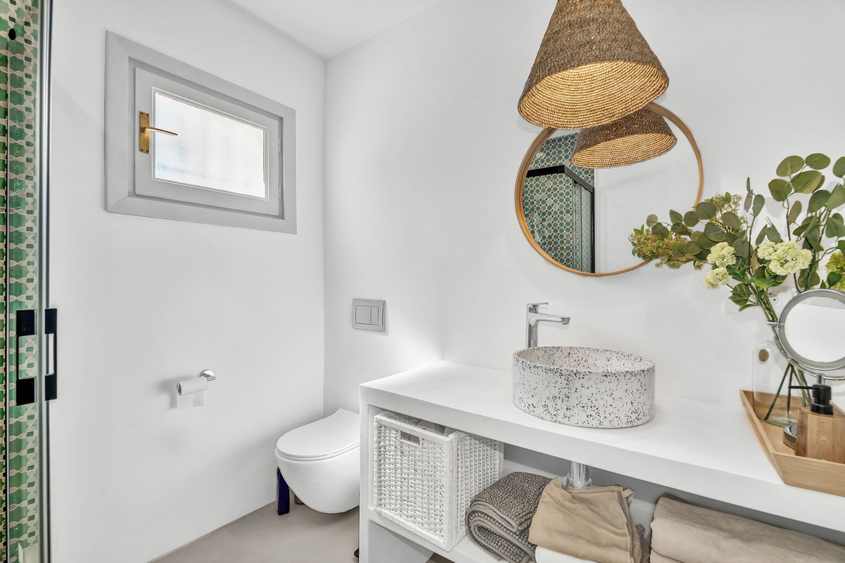 2 Bed Townhouse for sale in Marbella Costa Del Sol, Málaga, Spain