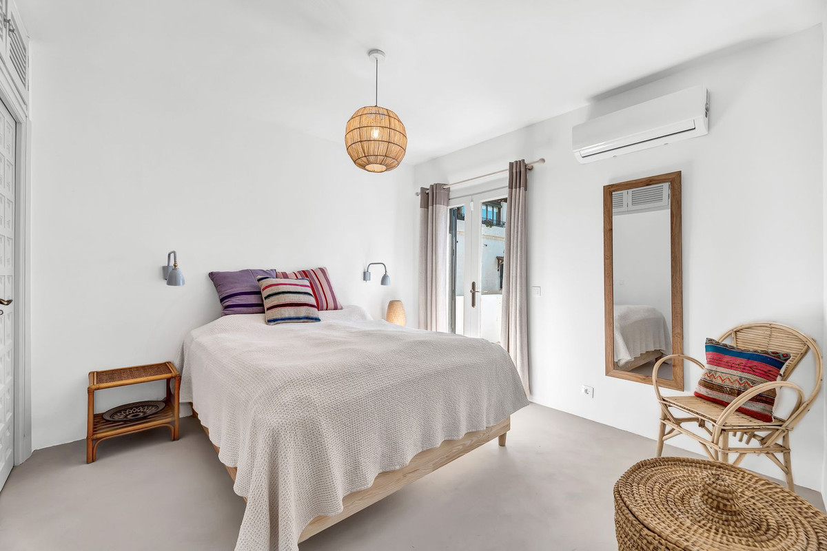 2 Bed Townhouse for sale in Marbella Costa Del Sol, Málaga, Spain