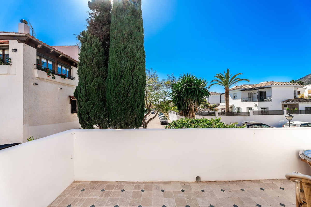2 Bed Townhouse for sale in Marbella Costa Del Sol, Málaga, Spain