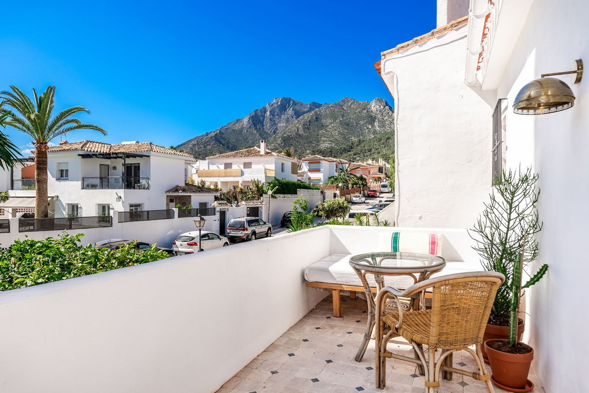 2 Bed Townhouse for sale in Marbella Costa Del Sol, Málaga, Spain