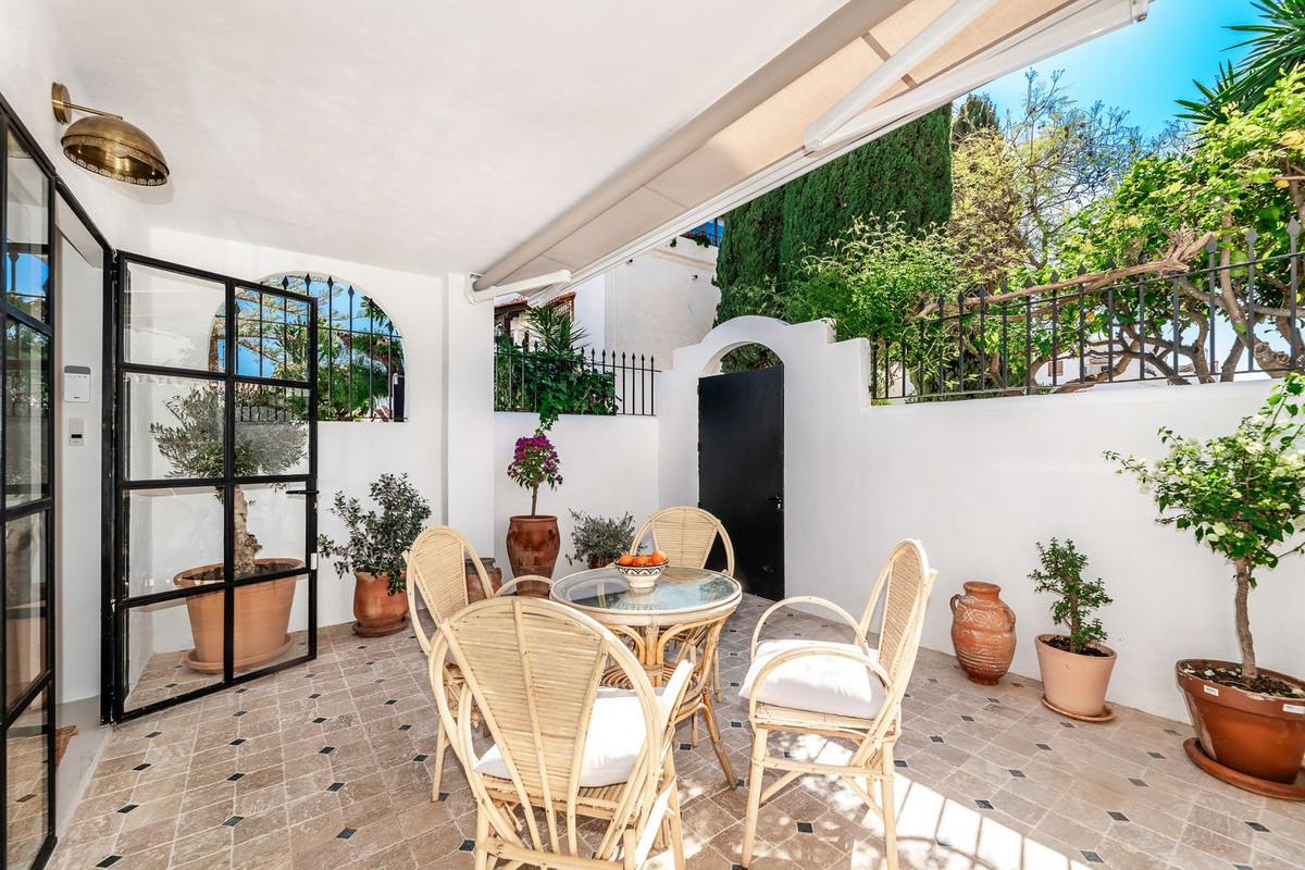 2 Bed Townhouse for sale in Marbella Costa Del Sol, Málaga, Spain