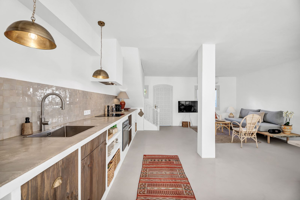 2 Bed Townhouse for sale in Marbella Costa Del Sol, Málaga, Spain