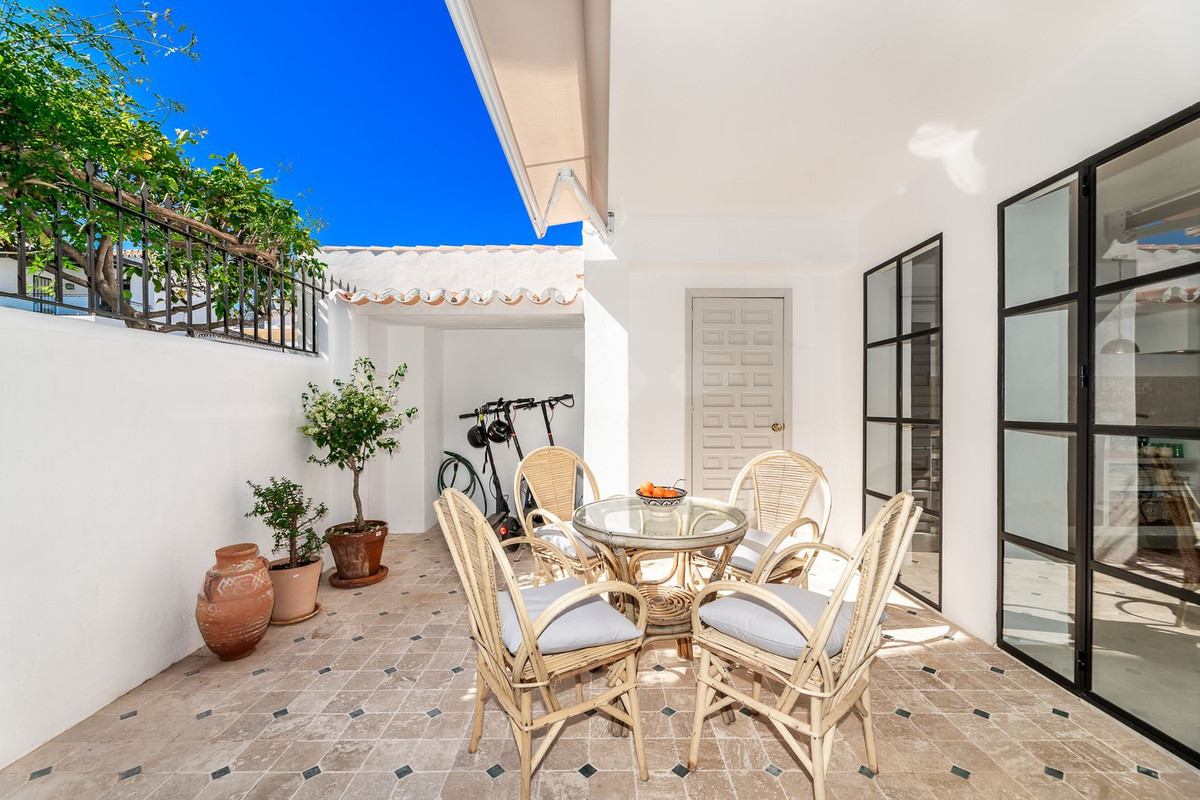 2 Bed Townhouse for sale in Marbella Costa Del Sol, Málaga, Spain
