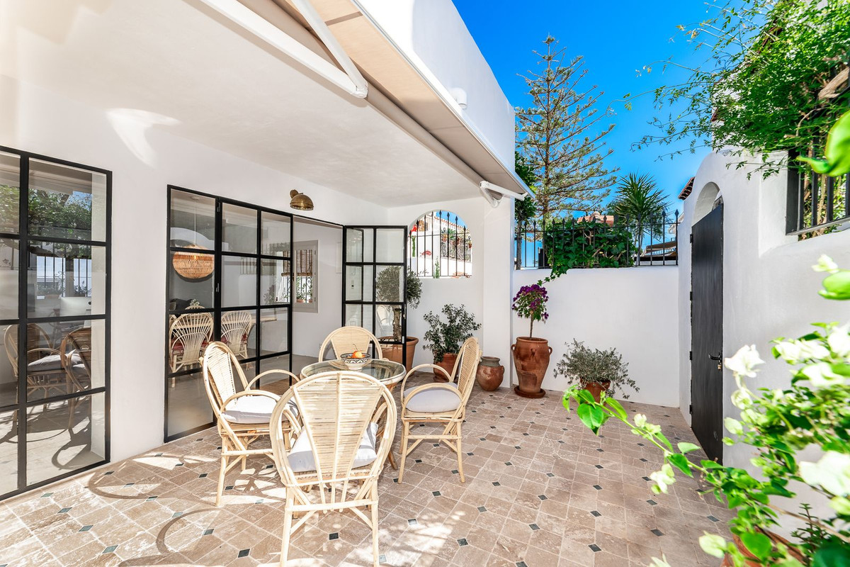 2 Bed Townhouse for sale in Marbella Costa Del Sol, Málaga, Spain