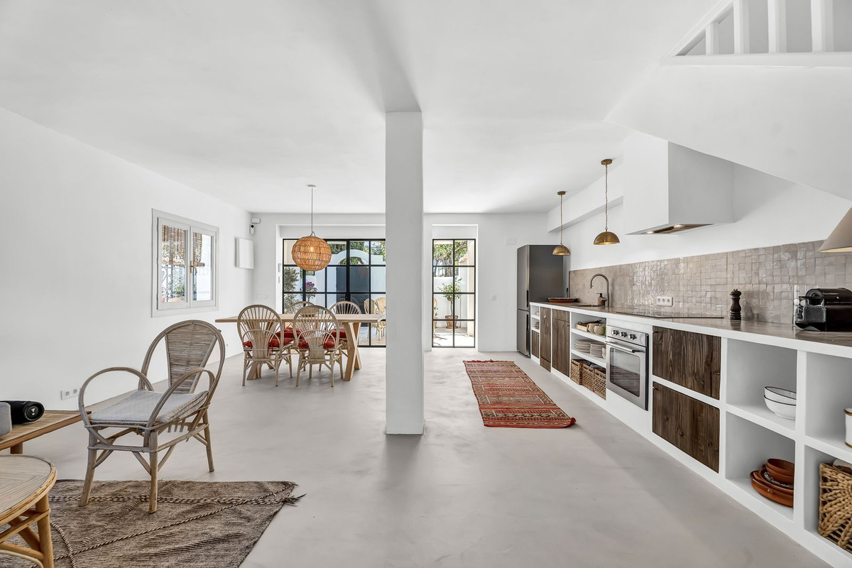 2 Bed Townhouse for sale in Marbella Costa Del Sol, Málaga, Spain