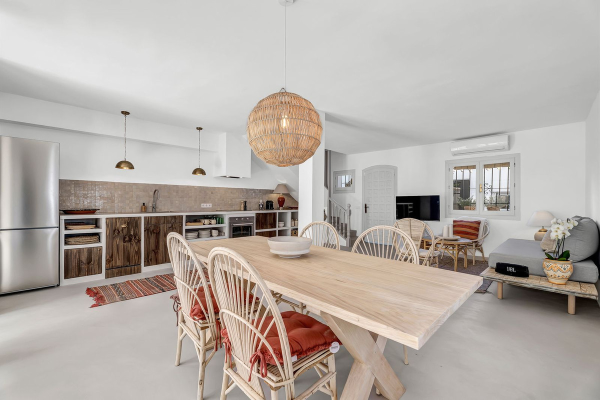 2 Bed Townhouse for sale in Marbella Costa Del Sol, Málaga, Spain