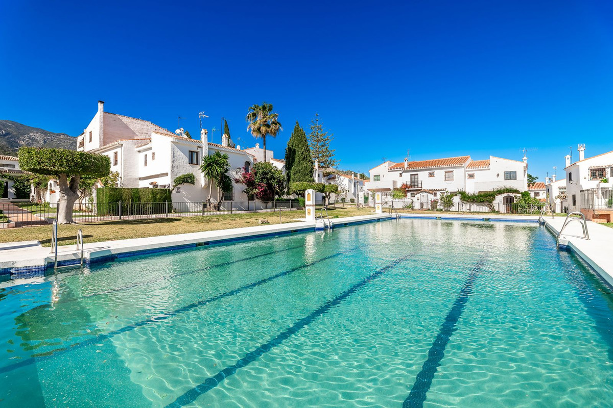 2 Bed Townhouse for sale in Marbella Costa Del Sol, Málaga, Spain