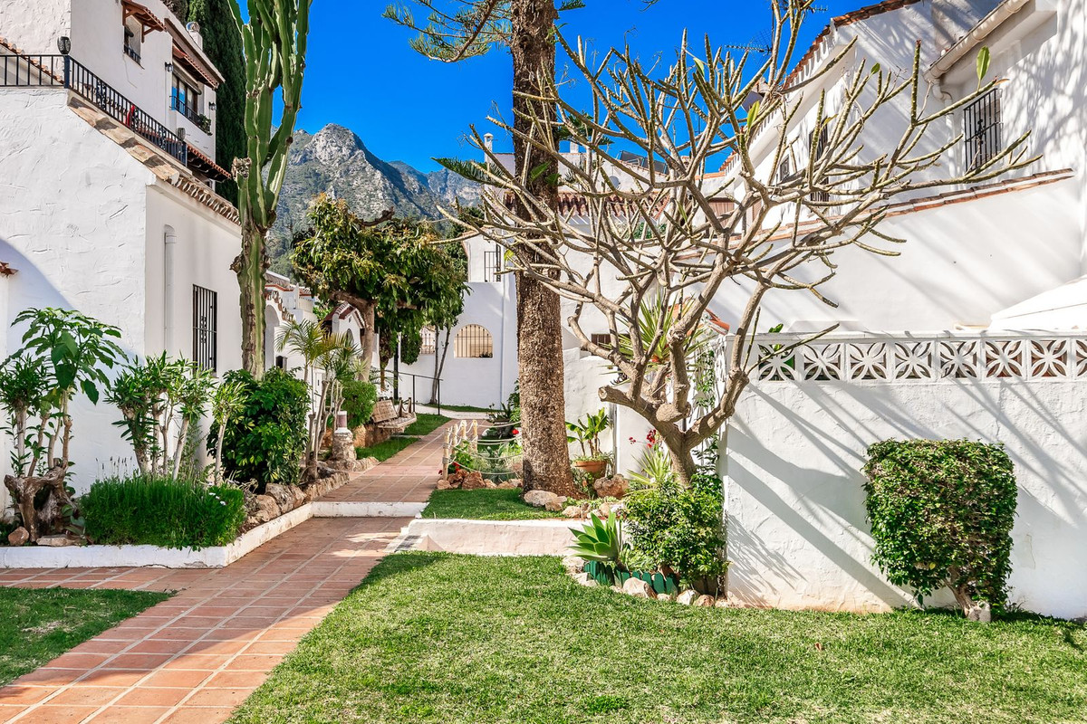 2 Bed Townhouse for sale in Marbella Costa Del Sol, Málaga, Spain