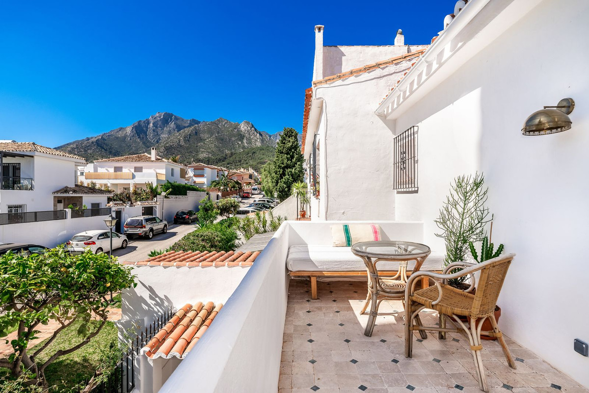 2 Bed Townhouse for sale in Marbella Costa Del Sol, Málaga, Spain