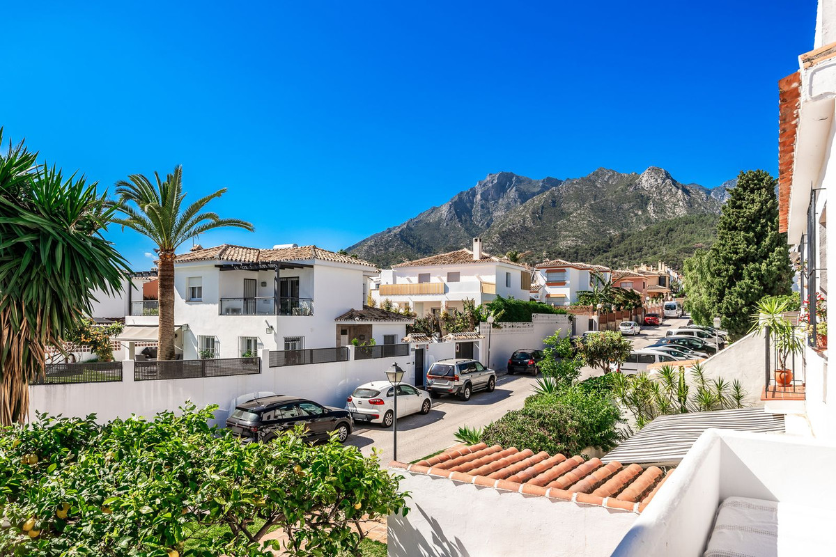2 Bed Townhouse for sale in Marbella Costa Del Sol, Málaga, Spain