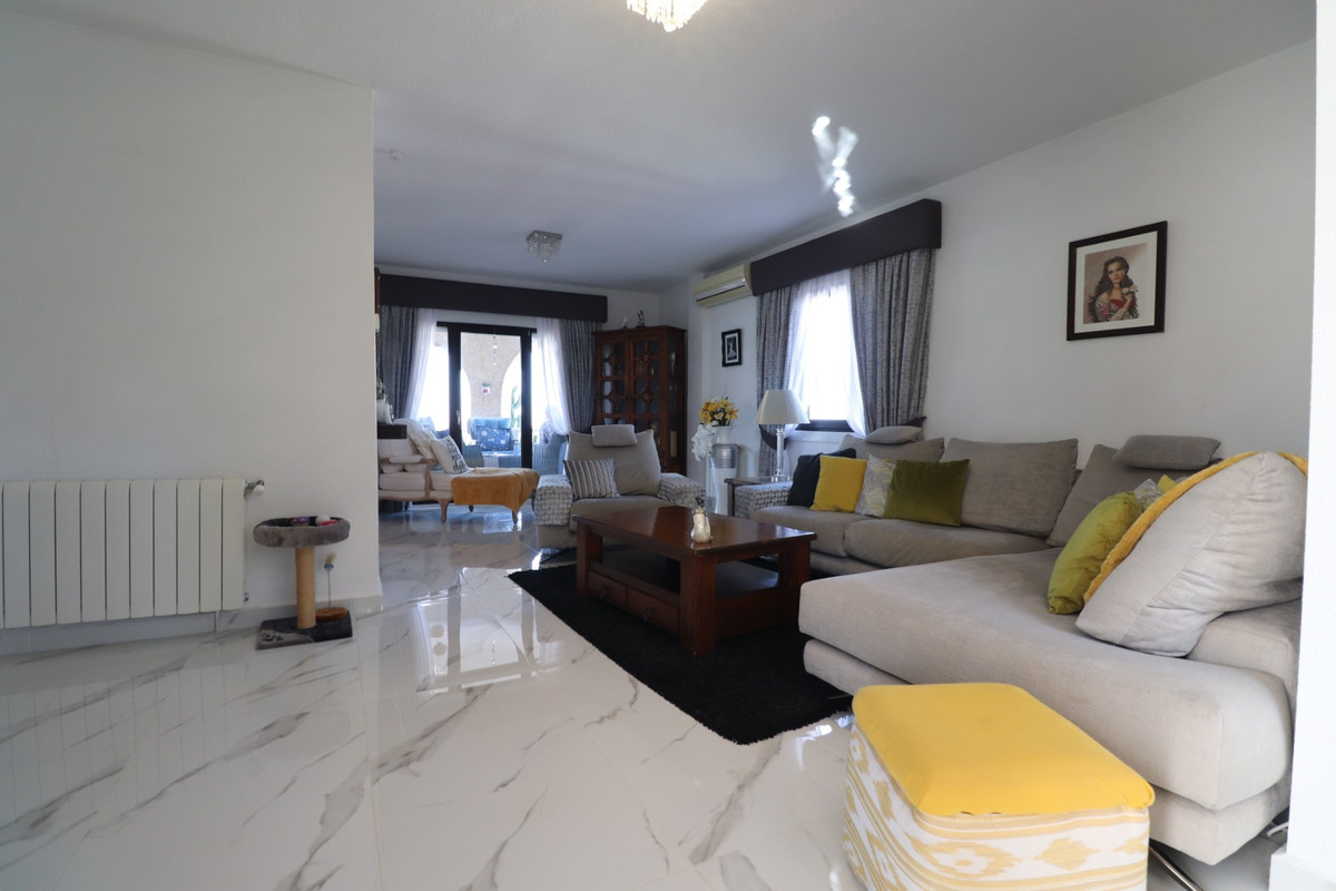 Se vende Villa - Chalet de 5 dormitorios en Costa Blanca, Alicante, España