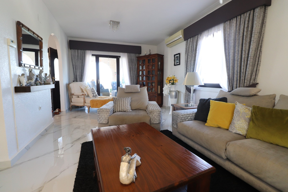 Se vende Villa - Chalet de 5 dormitorios en Costa Blanca, Alicante, España