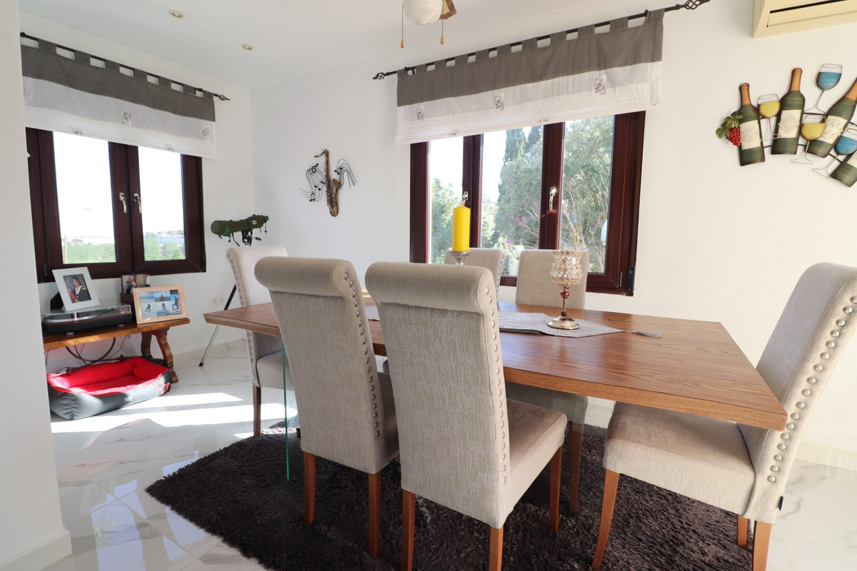Se vende Villa - Chalet de 5 dormitorios en Costa Blanca, Alicante, España