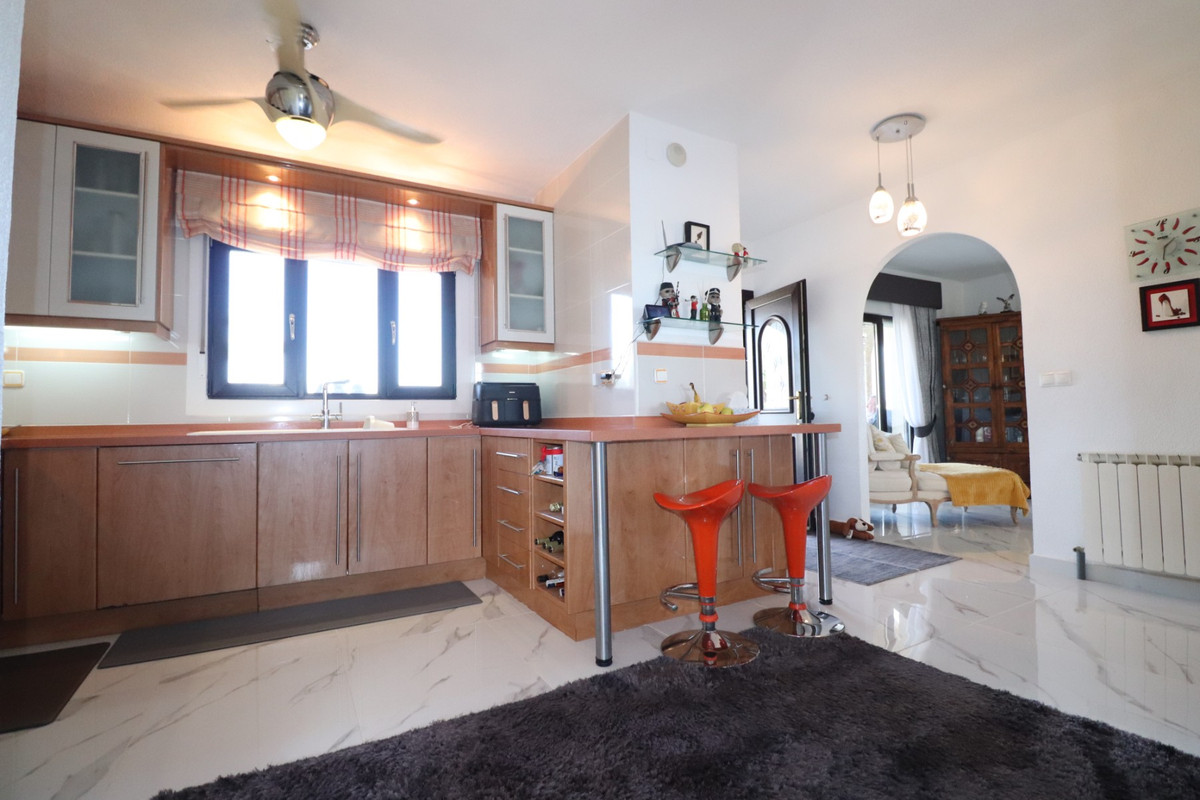 Se vende Villa - Chalet de 5 dormitorios en Costa Blanca, Alicante, España