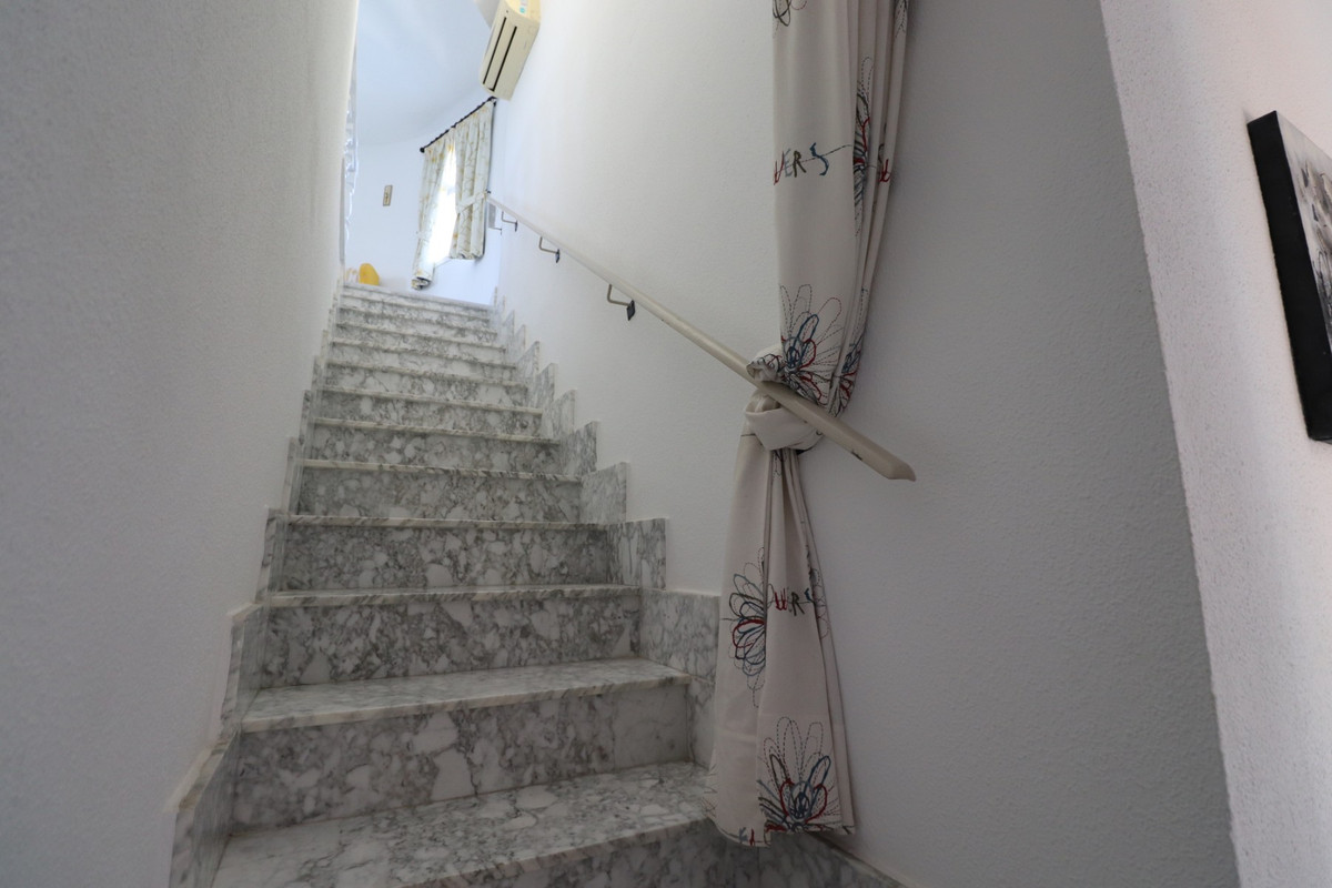 Se vende Villa - Chalet de 5 dormitorios en Costa Blanca, Alicante, España