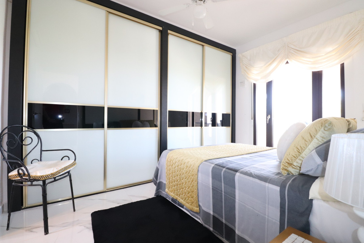 Se vende Villa - Chalet de 5 dormitorios en Costa Blanca, Alicante, España