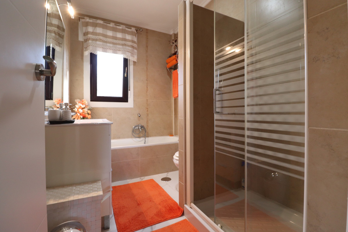 Se vende Villa - Chalet de 5 dormitorios en Costa Blanca, Alicante, España