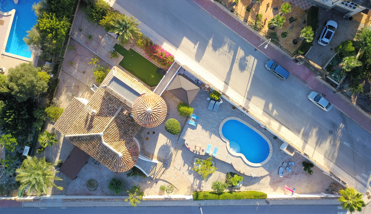 Se vende Villa - Chalet de 5 dormitorios en Costa Blanca, Alicante, España
