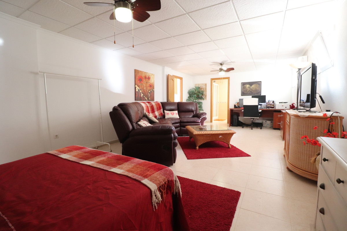 Se vende Villa - Chalet de 5 dormitorios en Costa Blanca, Alicante, España