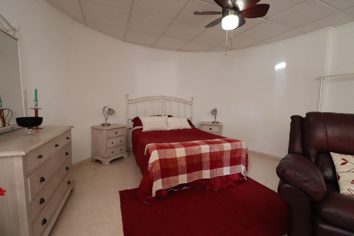 Se vende Villa - Chalet de 5 dormitorios en Costa Blanca, Alicante, España