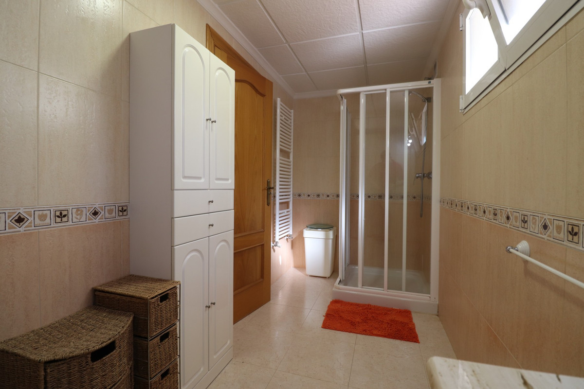Se vende Villa - Chalet de 5 dormitorios en Costa Blanca, Alicante, España