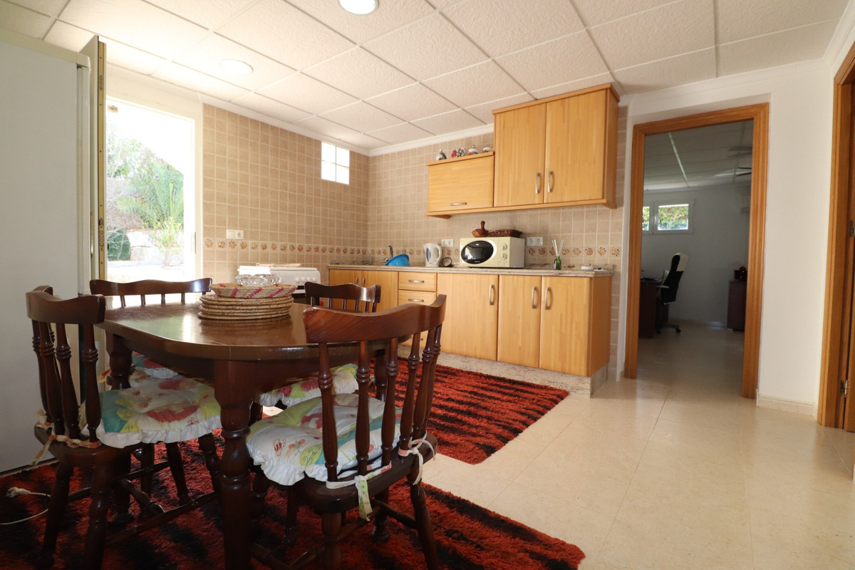 Se vende Villa - Chalet de 5 dormitorios en Costa Blanca, Alicante, España