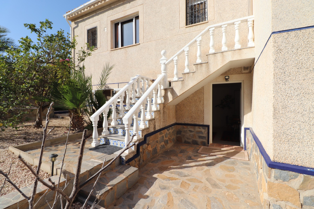 Se vende Villa - Chalet de 5 dormitorios en Costa Blanca, Alicante, España