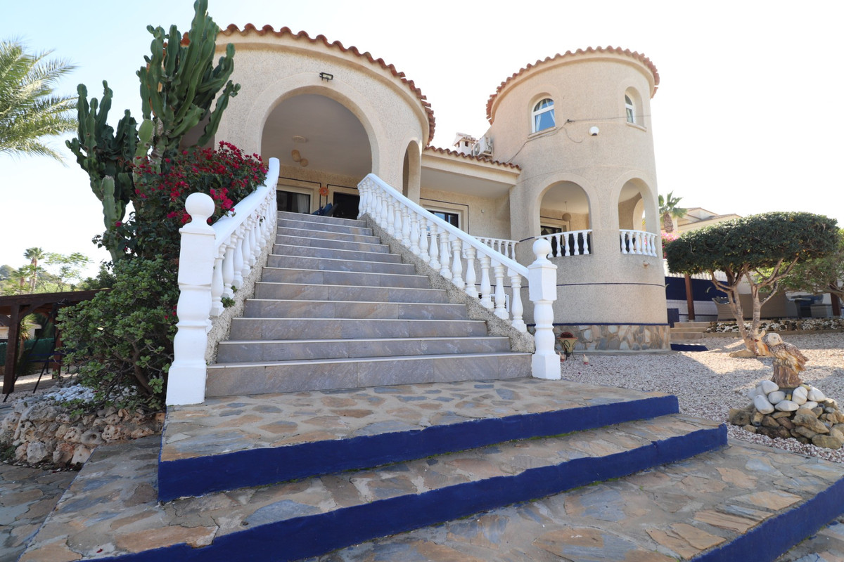 Se vende Villa - Chalet de 5 dormitorios en Costa Blanca, Alicante, España