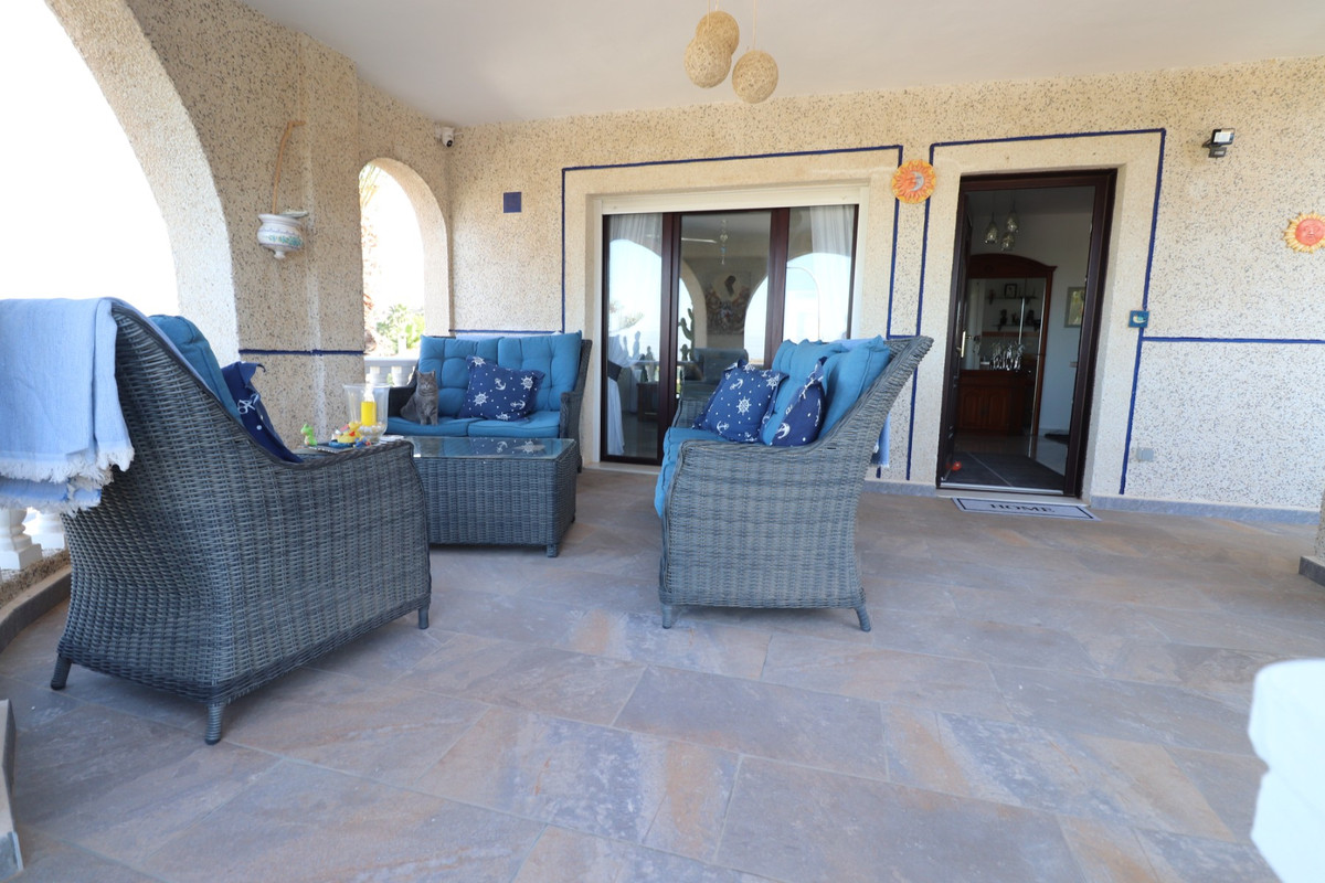 Se vende Villa - Chalet de 5 dormitorios en Costa Blanca, Alicante, España