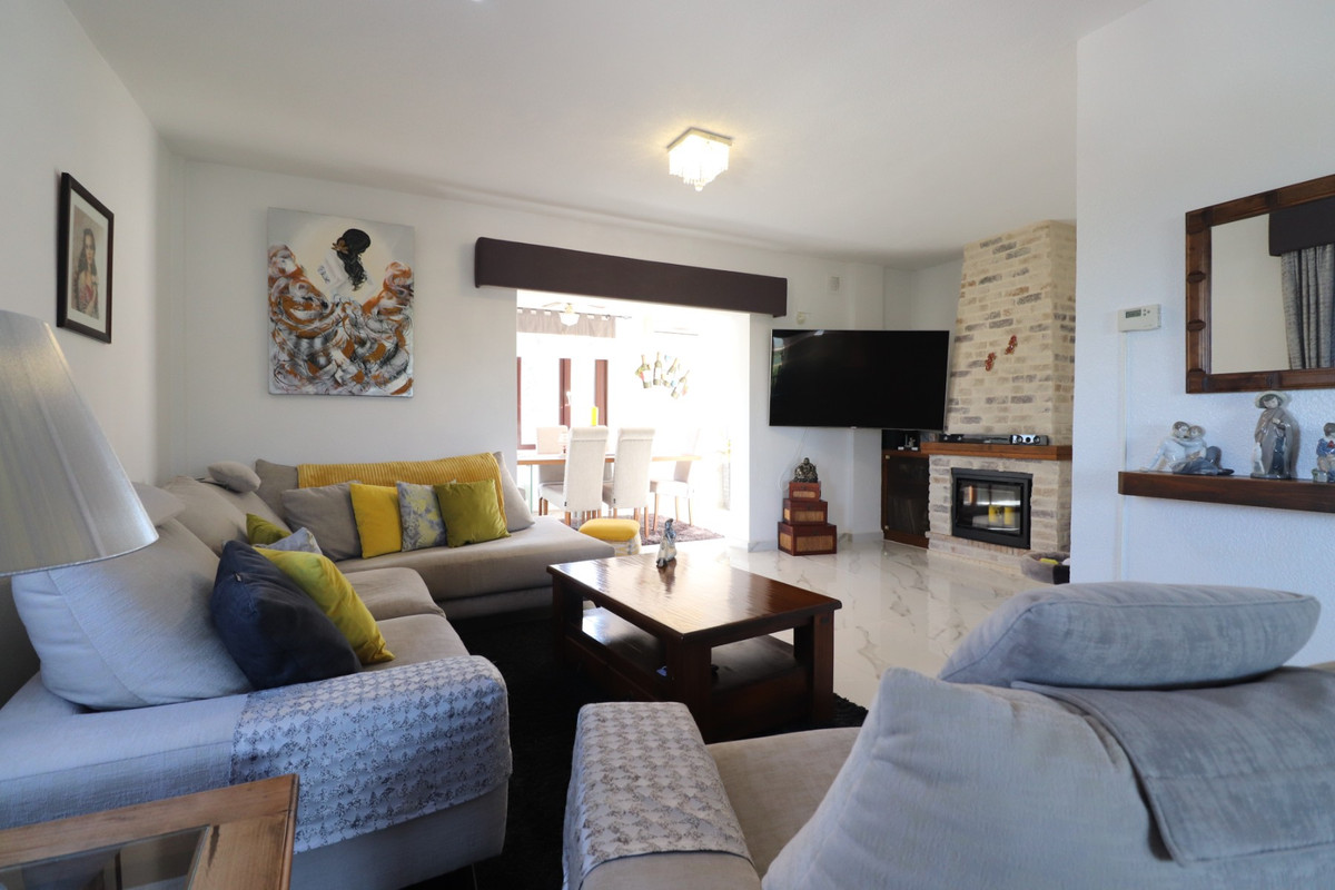 Se vende Villa - Chalet de 5 dormitorios en Costa Blanca, Alicante, España