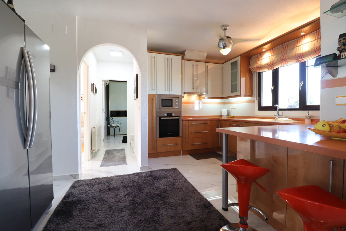 Se vende Villa - Chalet de 5 dormitorios en Costa Blanca, Alicante, España