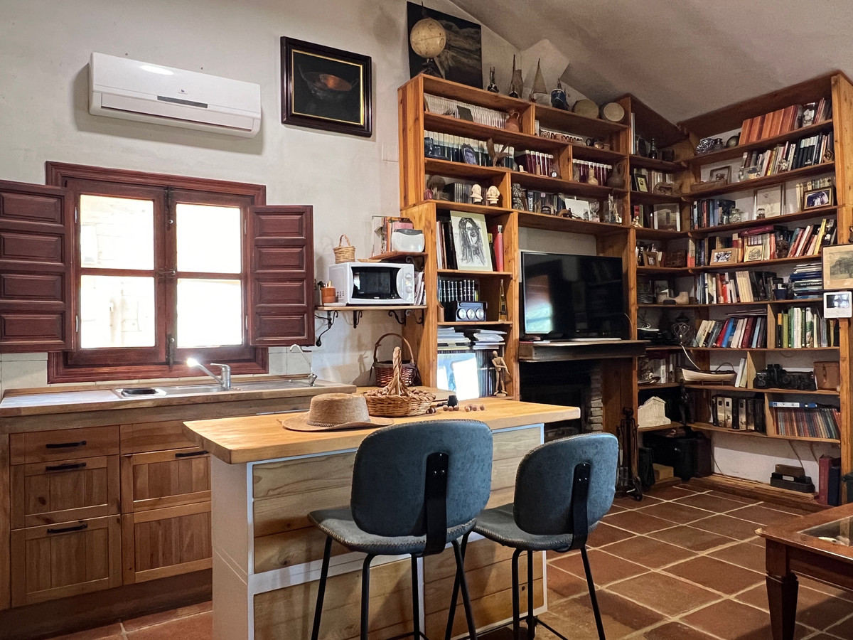 Se vende Villa - Chalet de 3 dormitorios en Costa Del Sol East, Málaga, España