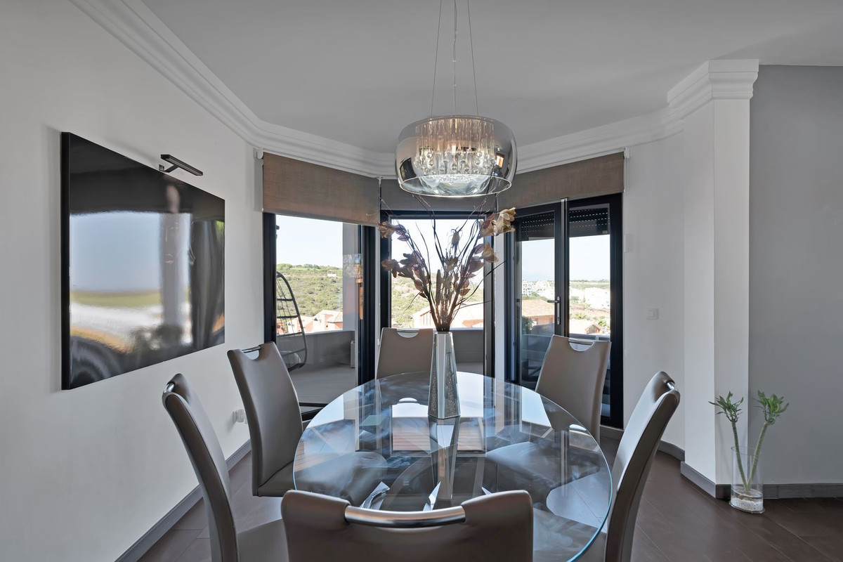 Se vende Villa - Chalet de 4 dormitorios en Costa Del Sol, Cadiz, España