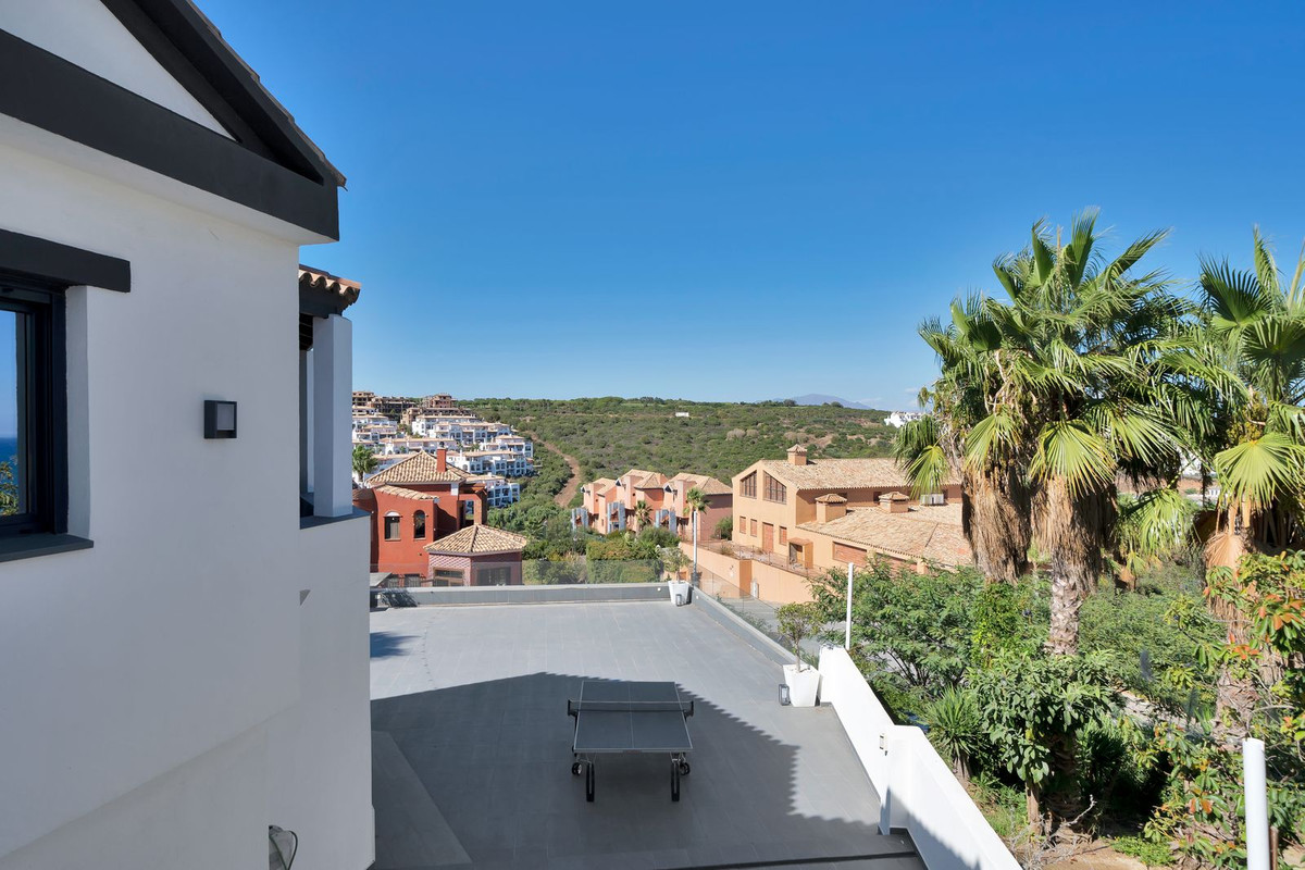 Se vende Villa - Chalet de 4 dormitorios en Costa Del Sol, Cadiz, España