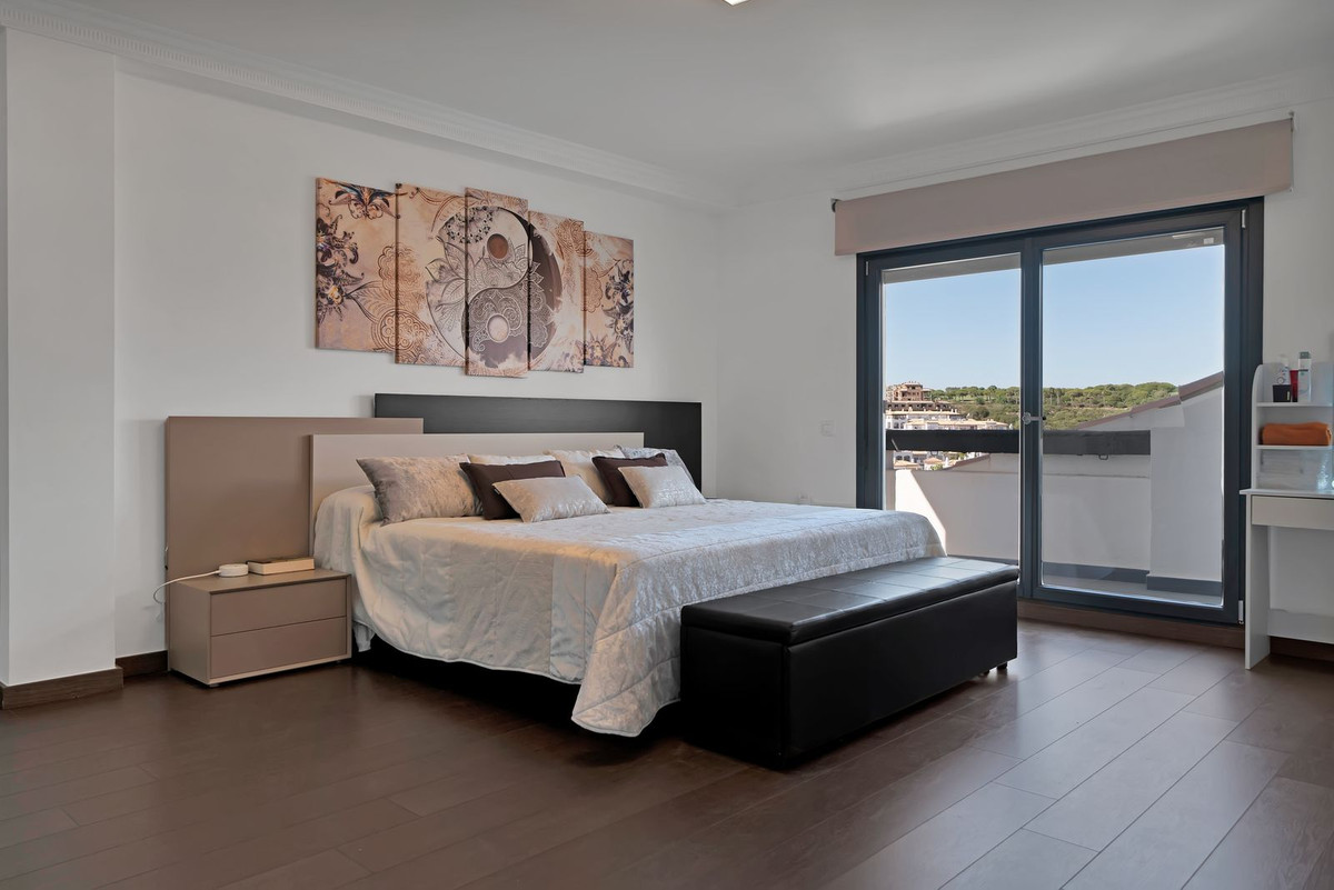 Se vende Villa - Chalet de 4 dormitorios en Costa Del Sol, Cadiz, España