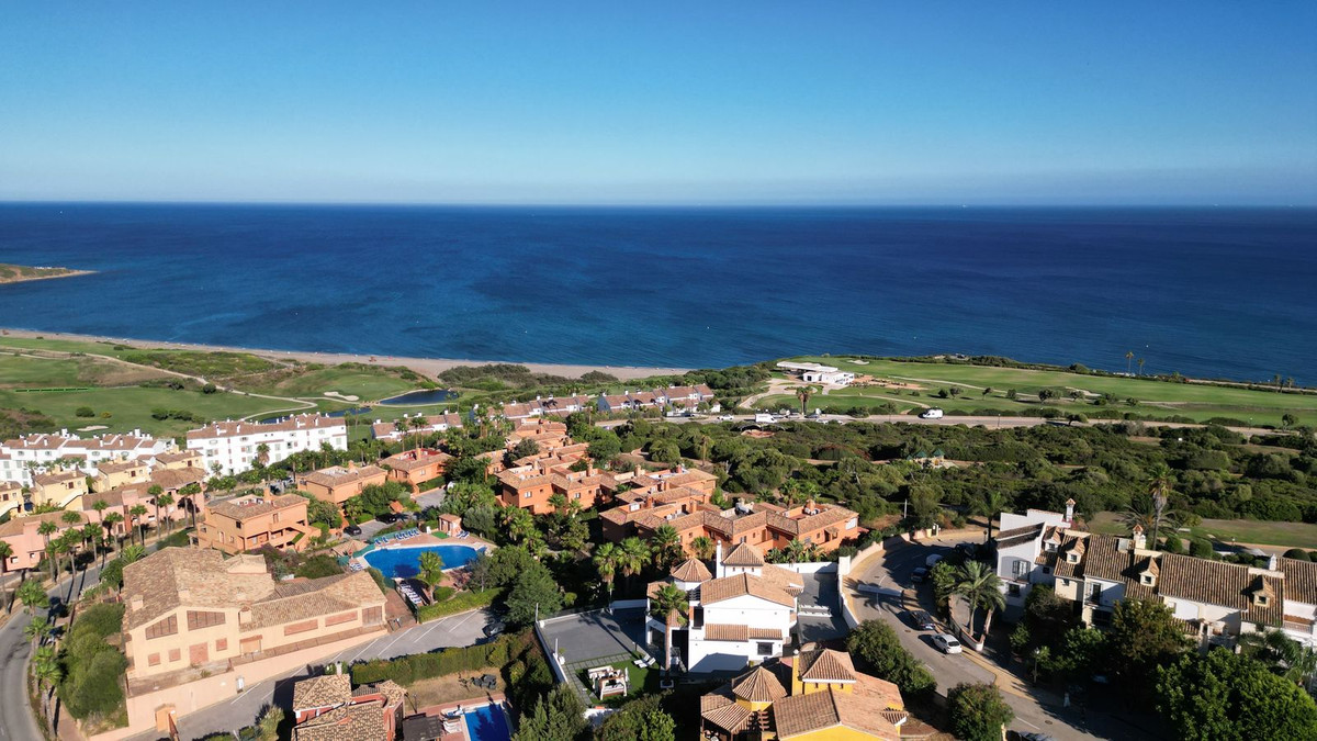 Se vende Villa - Chalet de 4 dormitorios en Costa Del Sol, Cadiz, España