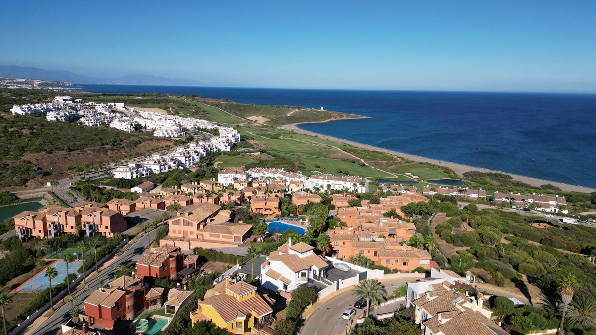 Se vende Villa - Chalet de 4 dormitorios en Costa Del Sol, Cadiz, España