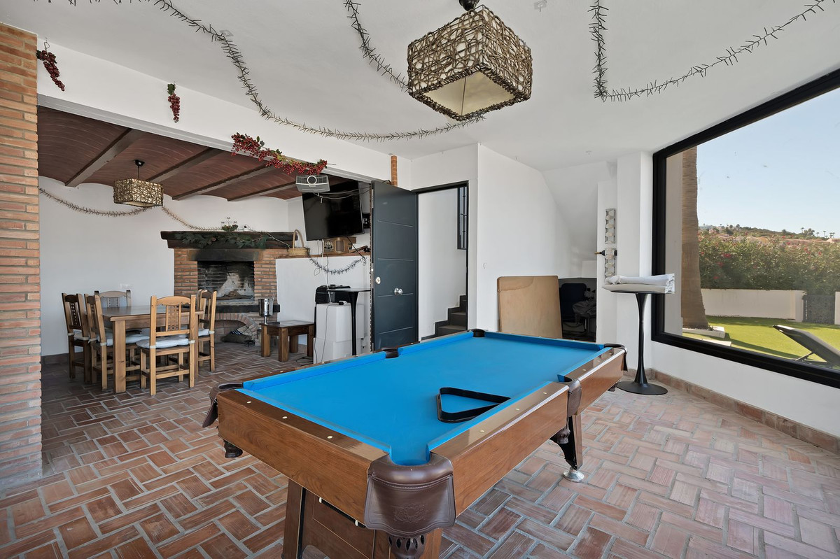 Se vende Villa - Chalet de 4 dormitorios en Costa Del Sol, Cadiz, España