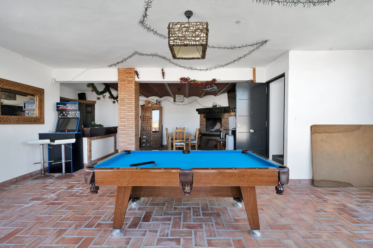 Se vende Villa - Chalet de 4 dormitorios en Costa Del Sol, Cadiz, España