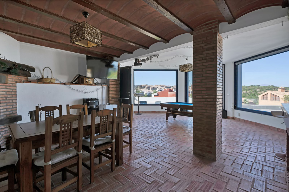 Se vende Villa - Chalet de 4 dormitorios en Costa Del Sol, Cadiz, España