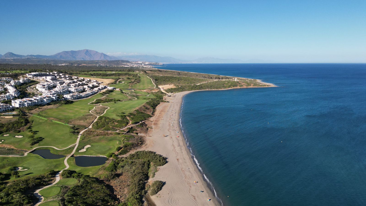 Se vende Villa - Chalet de 4 dormitorios en Costa Del Sol, Cadiz, España