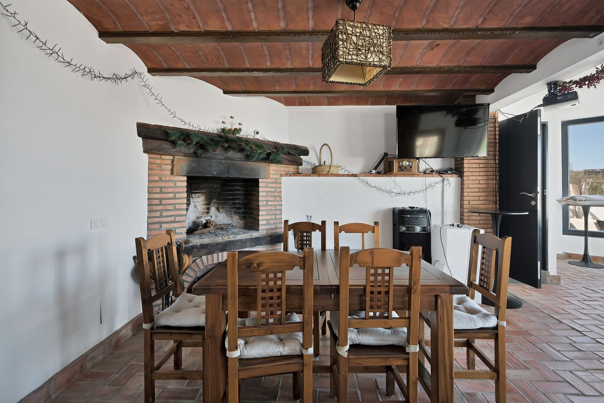Se vende Villa - Chalet de 4 dormitorios en Costa Del Sol, Cadiz, España