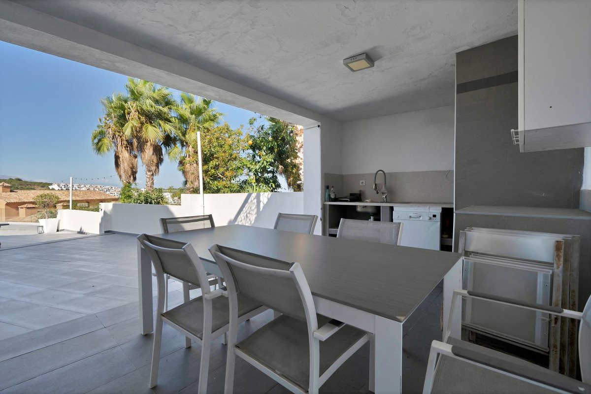 Se vende Villa - Chalet de 4 dormitorios en Costa Del Sol, Cadiz, España